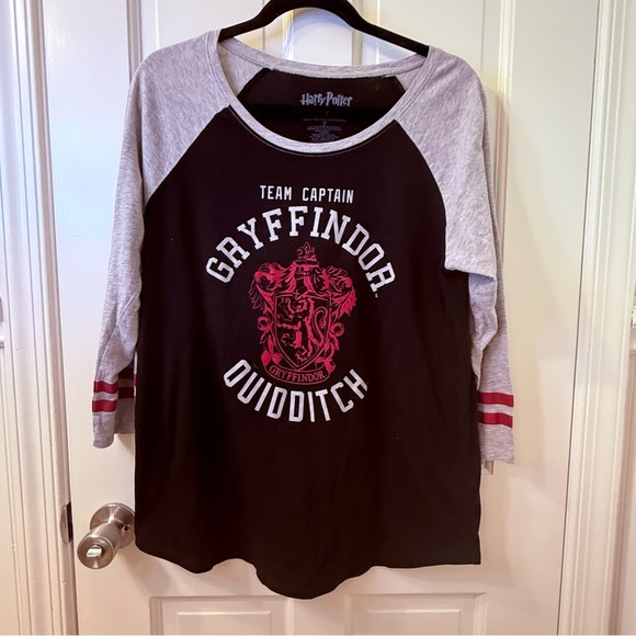 Harry Potter Black and Gray Long Sleeve Tee with Gryffindor Quidditch - Picture 1 of 6